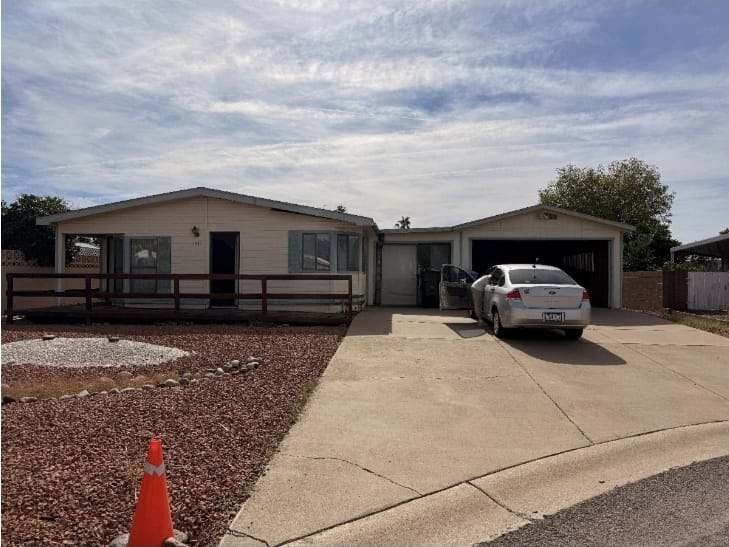 1515 E Campo Bello Dr